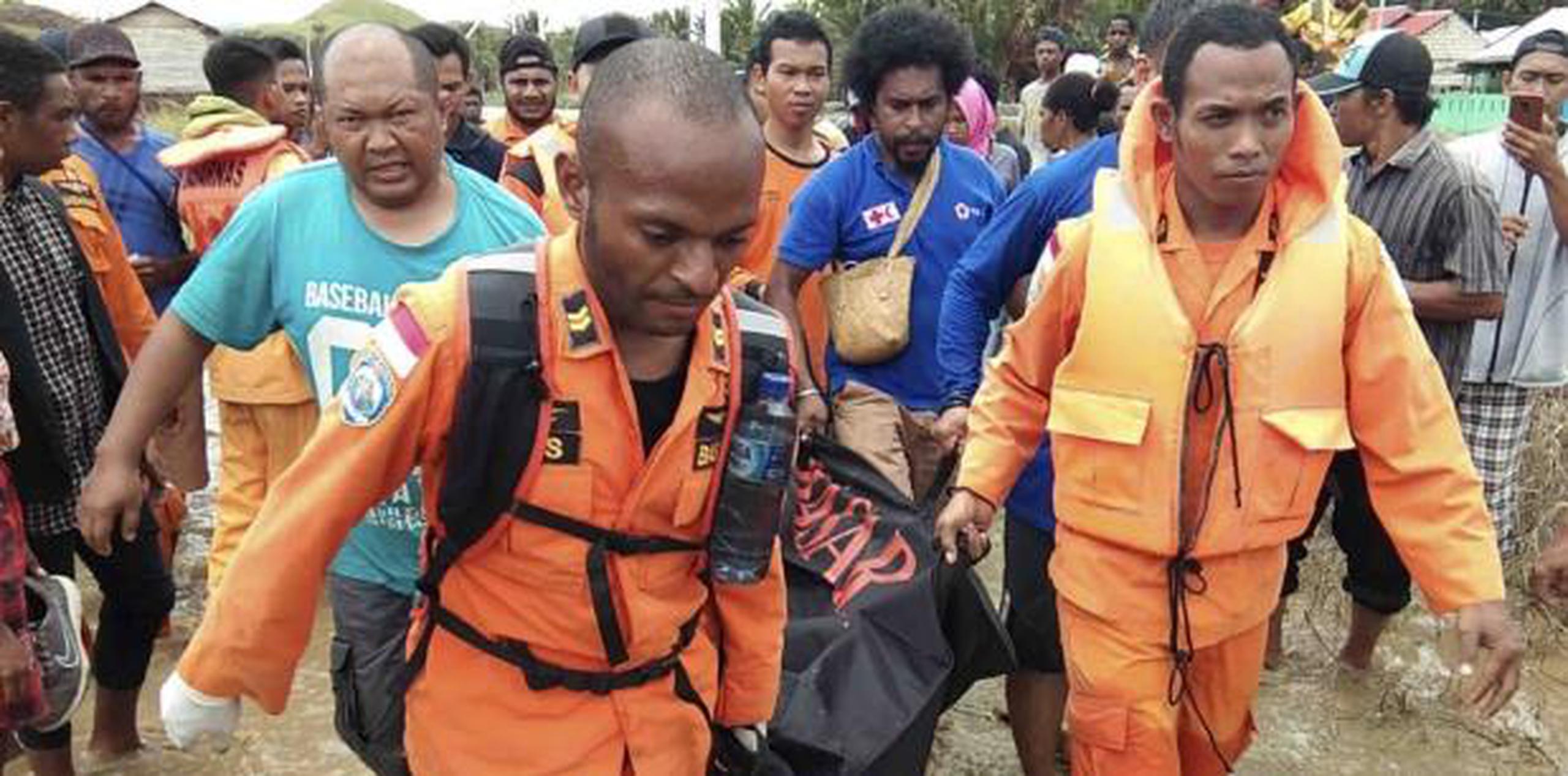 "Estamos abrumados por el número de heridos”, señaló Haerul Lee, jefe del departamento de salud de Jayapura. (AP)