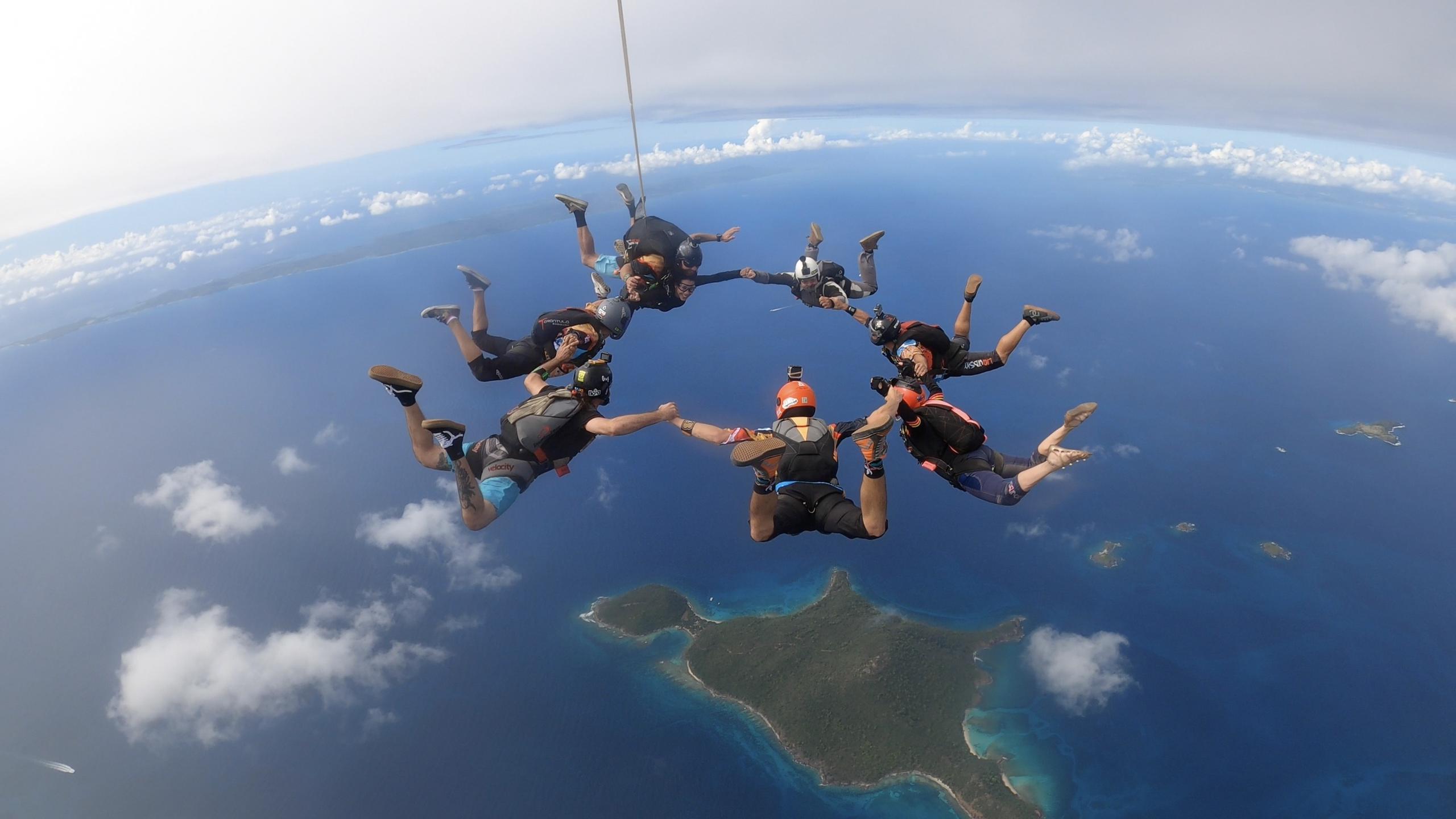 Skydive Puerto Rico ha guiado a más de 25,000 personas a cumplir el sueño de lanzarse en un paracaídas.