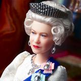 Elizabeth II ya tiene su propia muñeca Barbie
