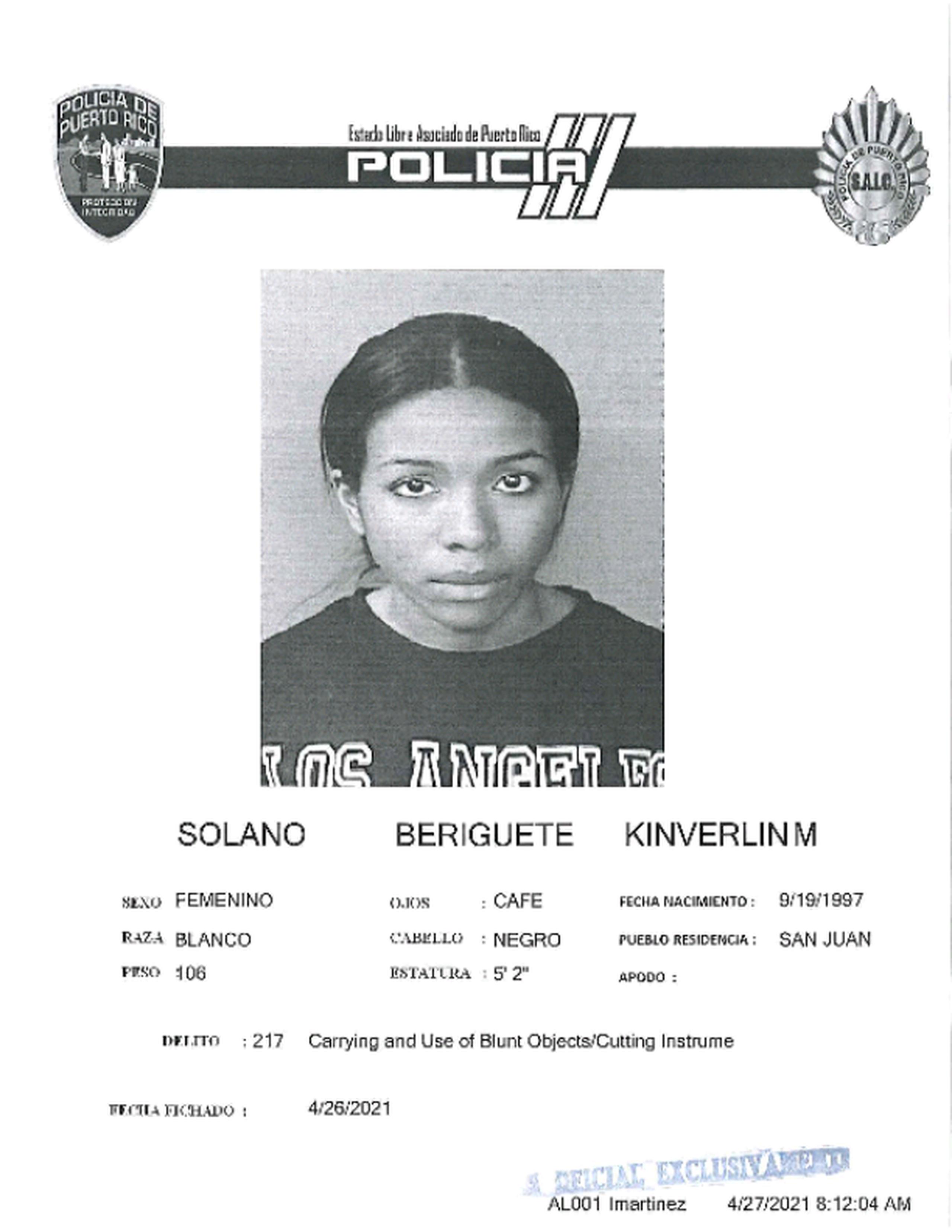 Kinverlin M. Solano Beriguete fue acusada por violación a la Ley 54 para la Prevención e Intervención con la Violencia Doméstica e infracción a la Ley de Armas.
