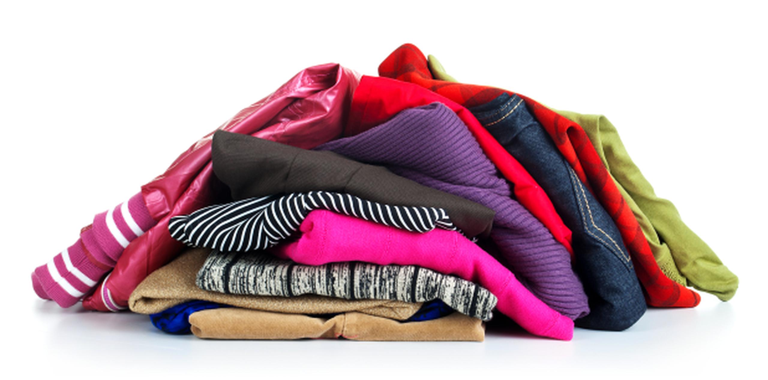 45% de los textiles depositados en los contenedores se reutiliza como  prendas de vestir. (Shutterstock)