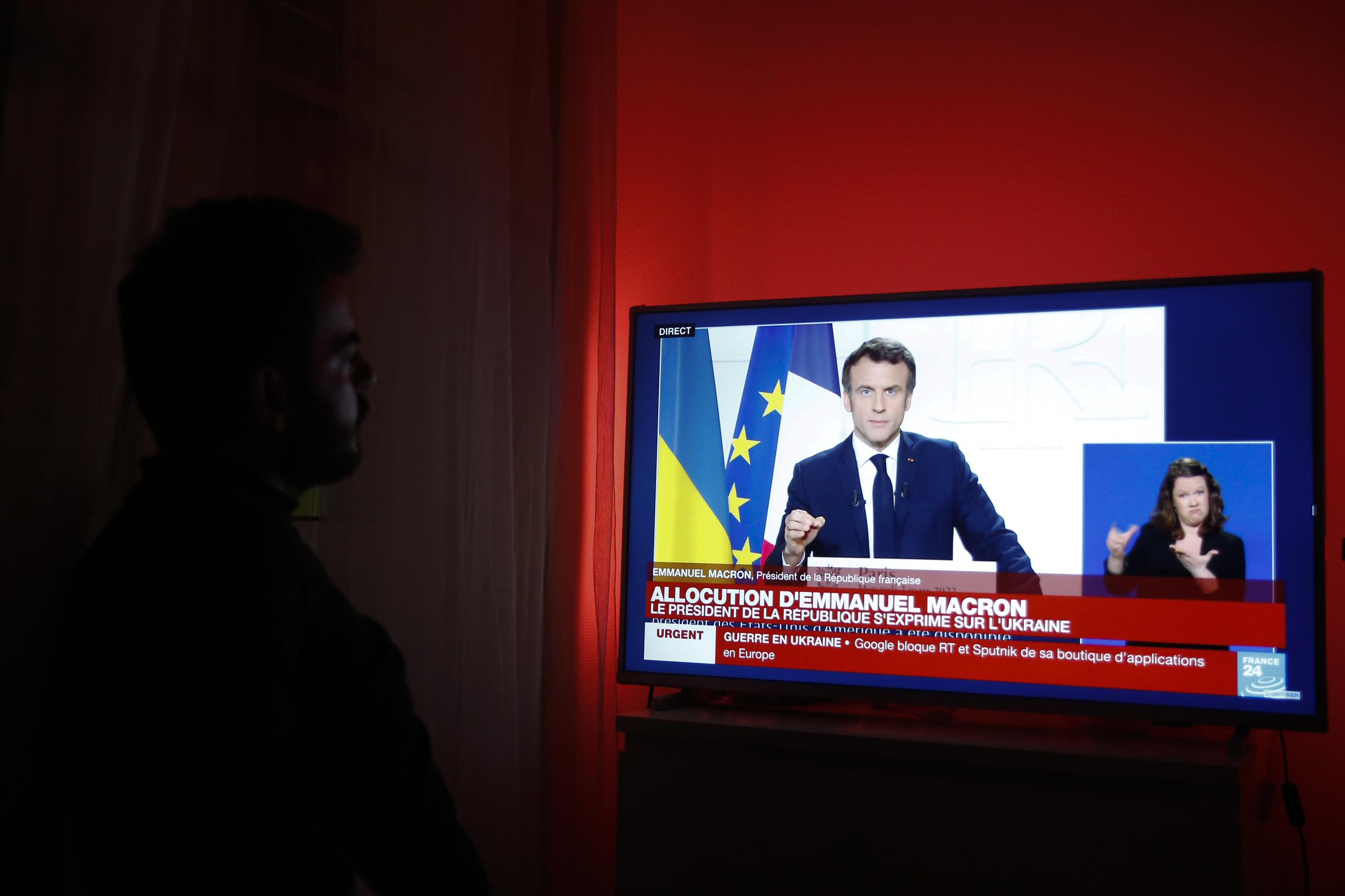 El presidente francés, Emmanuel Macron, en una intervención televisada sobre la situación en Ucrania este pasado miércoles. EFE/EPA/Mohammed Badra
