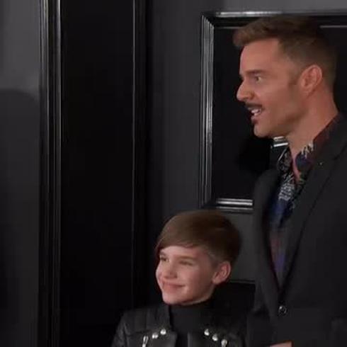 ¡Ay qué lindo! Ricky Martin desfila con su hijo en los Grammys