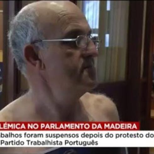 Diputado portugués se quita la ropa en forma de protesta