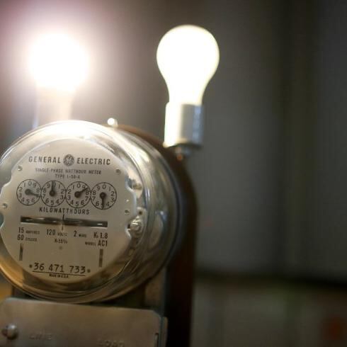 Échale un ojo: Consejos de peritos electricistas para ahorrar luz