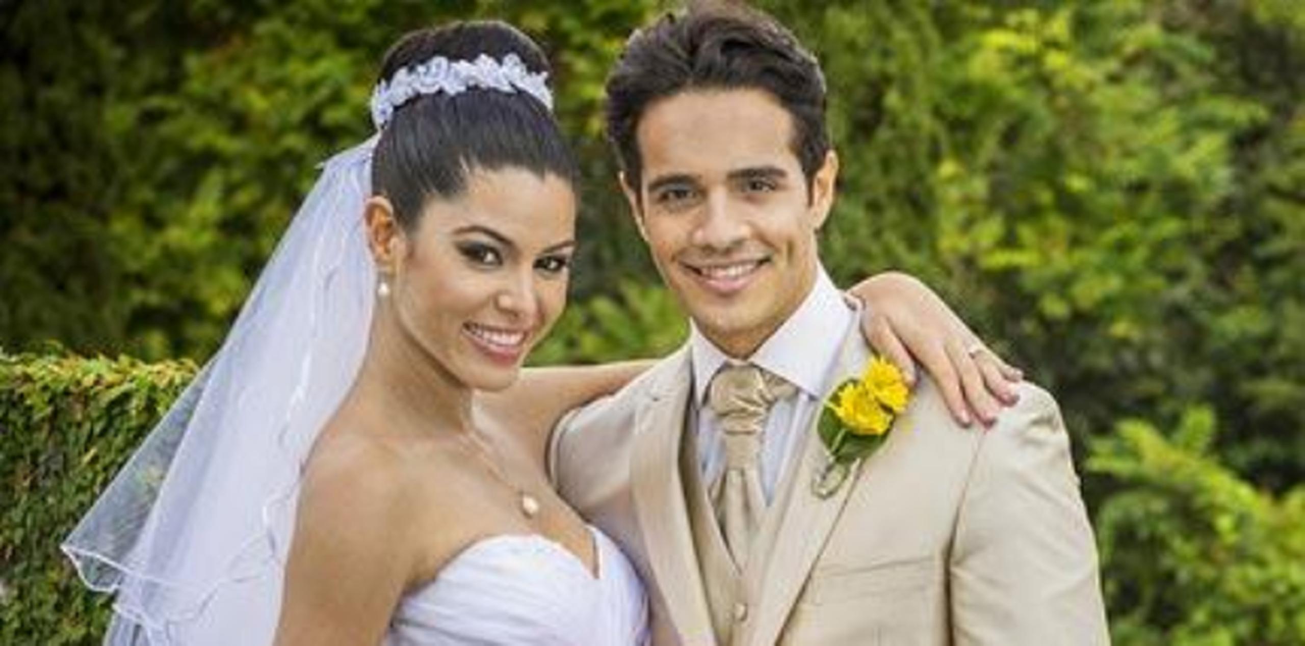 Yara La Santa, Miss Mundo de Puerto Rico 2010, y Éktor Rivera, egresado del programa de música Objetivo fama, se casaron en el 2013. (Archivo)