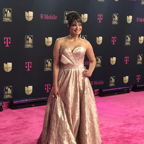 Belleza y elegancia en la alfombra de Premio Lo Nuestro