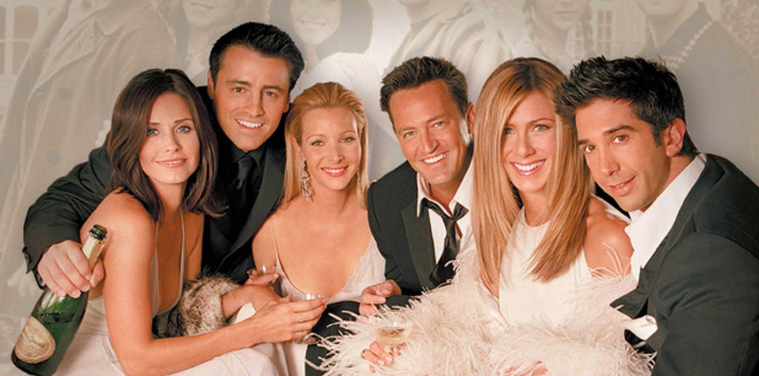 Con su energía y juventud, Rachel, Monica, Phoebe, Joey, Chandler y Ross tenían la personalidad y empatía suficientes para superar los 24 millones de espectadores en su primera temporada. (Archivo)