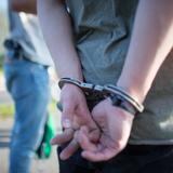 Policías municipales de Carolina arrestan a hombre armado con cuchillo por amenazar expareja