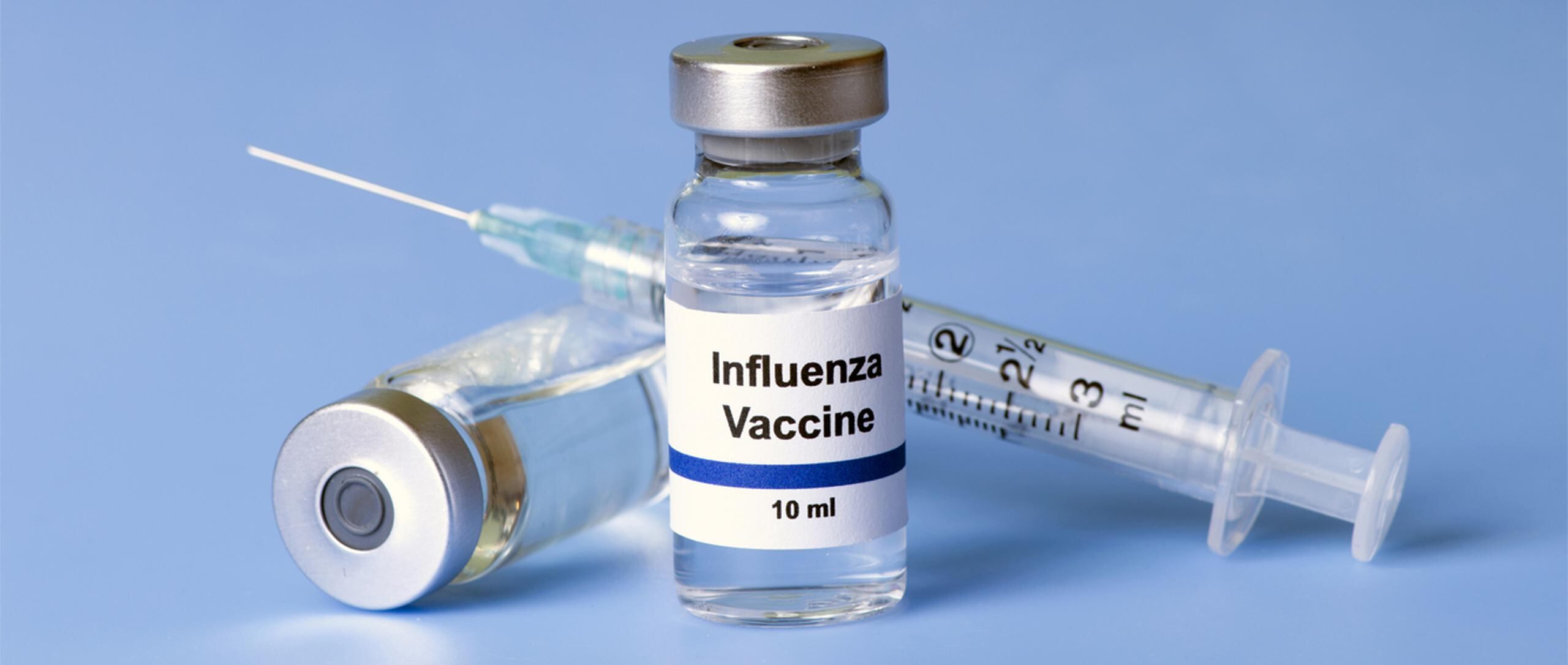 La vacunación ha probado ser la medida más efectiva para evitar contagiarse. (Shutterstock)