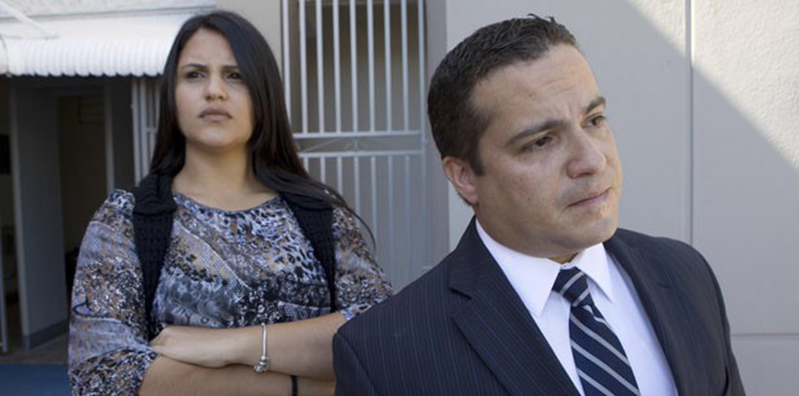 Yomaris Figueroa Droz y su abogado Carlos Luis  Ramírez Vargas. (jorge.ramirez@gfrmedia.com)
