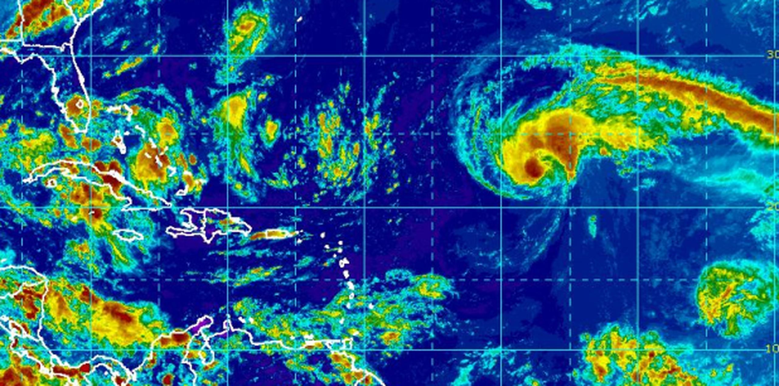 La tormenta Edouard se mueve con una velocidad de traslación de 13 millas por hora y sigue una trayectoria hacia el noroeste. (NOAA)