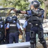 Fuerzas del gobierno atacan y reprimen protesta de universitarios en Nicaragua
