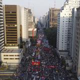 Miles exigen juicio político contra Bolsonaro