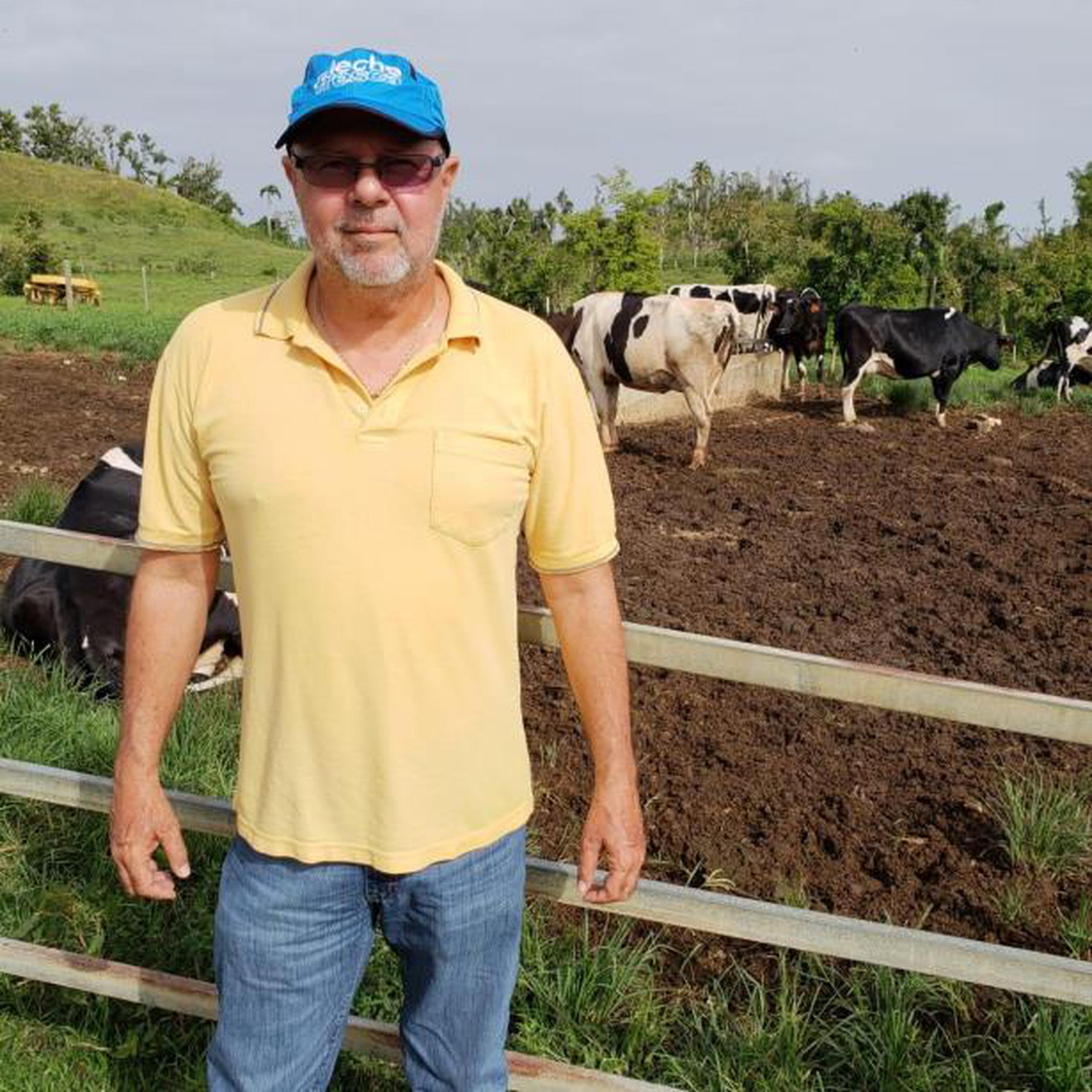 Martínez Arbona, junto a otros miembros de la industria lechera, reclamaron la intervención inmediata de la gobernadora Wanda Vázquez para que impida la salida del agrónomo. (Archivo)