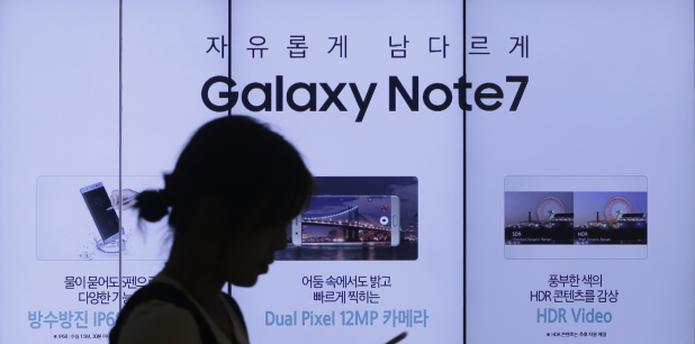 Samsung gastó miles de millones de dólares en retirar el modelo y tratar de mejorar su imagen. (AP / Ahn Young-joon)