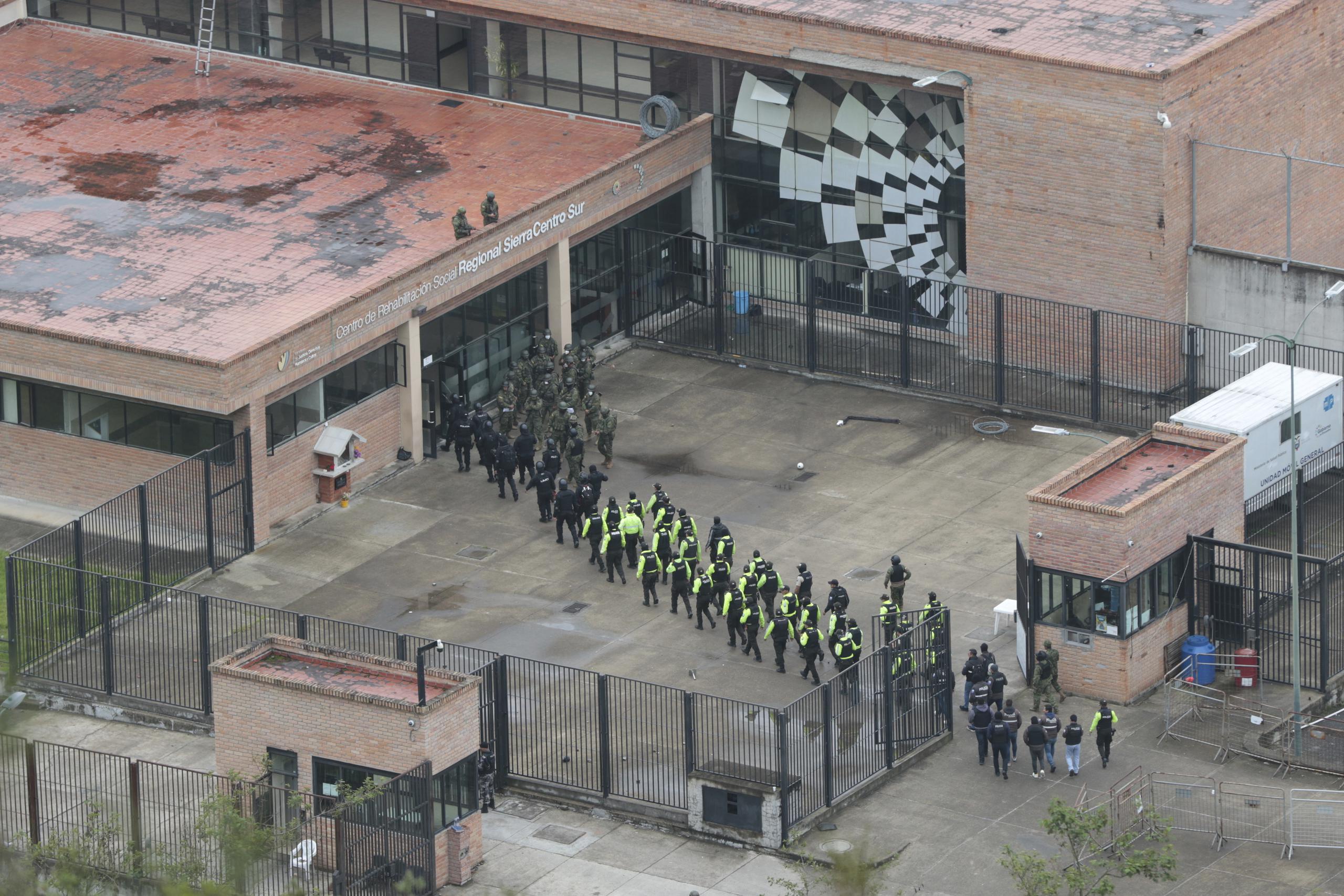 Hay medidas adicionales de seguridad en las cárceles (Foto AP /Javier Caivinahua)
