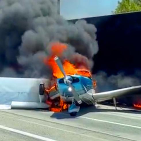 Vivos de milagro: avioneta aterriza de emergencia en autopista de California