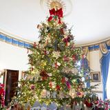 Fuerte viento derriba el árbol de Navidad de la Casa Blanca