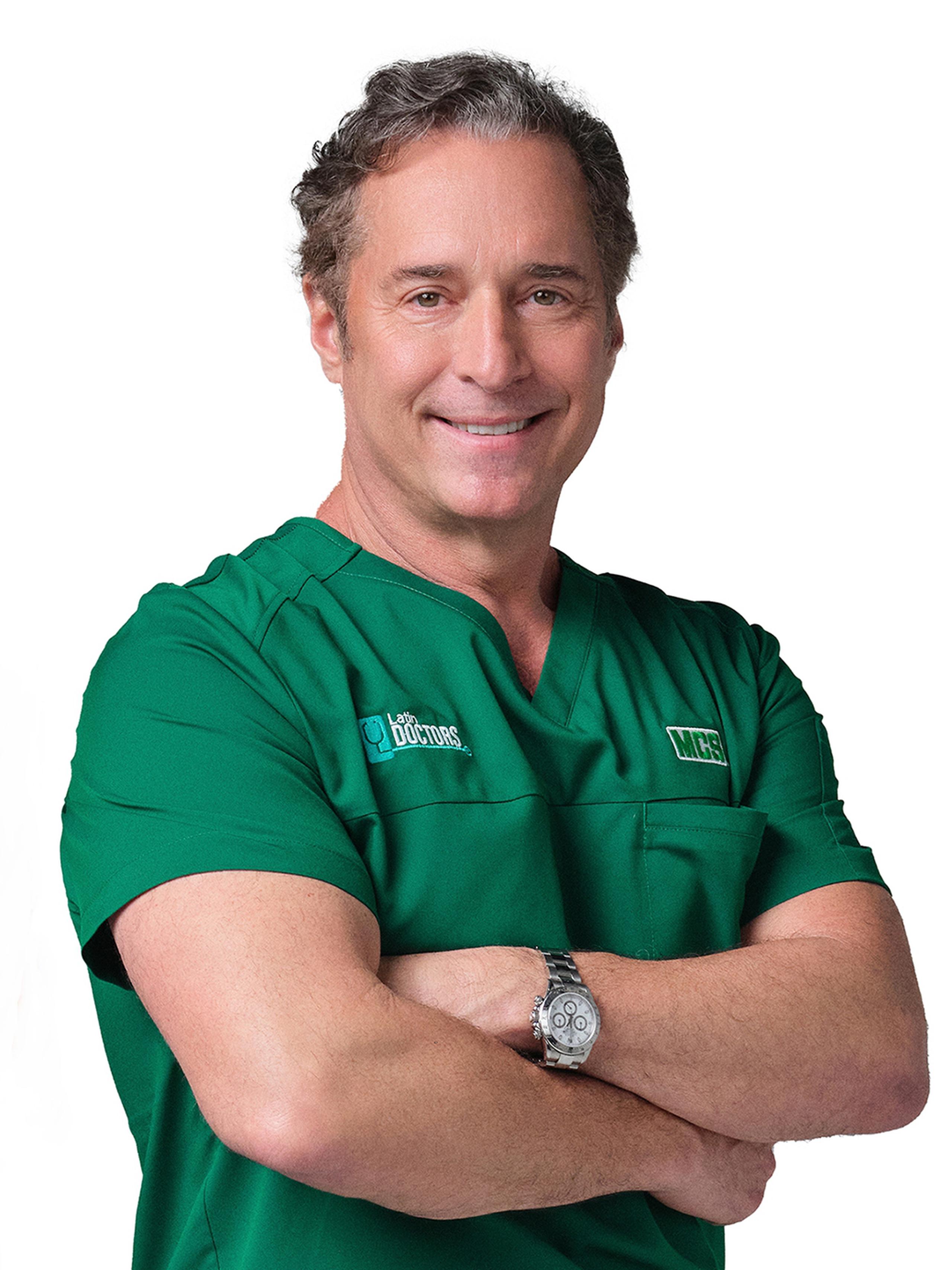 El doctor Eric Adler es cirujano plástico facial, miembro de los Latin Doctors y colaborador de MCS.