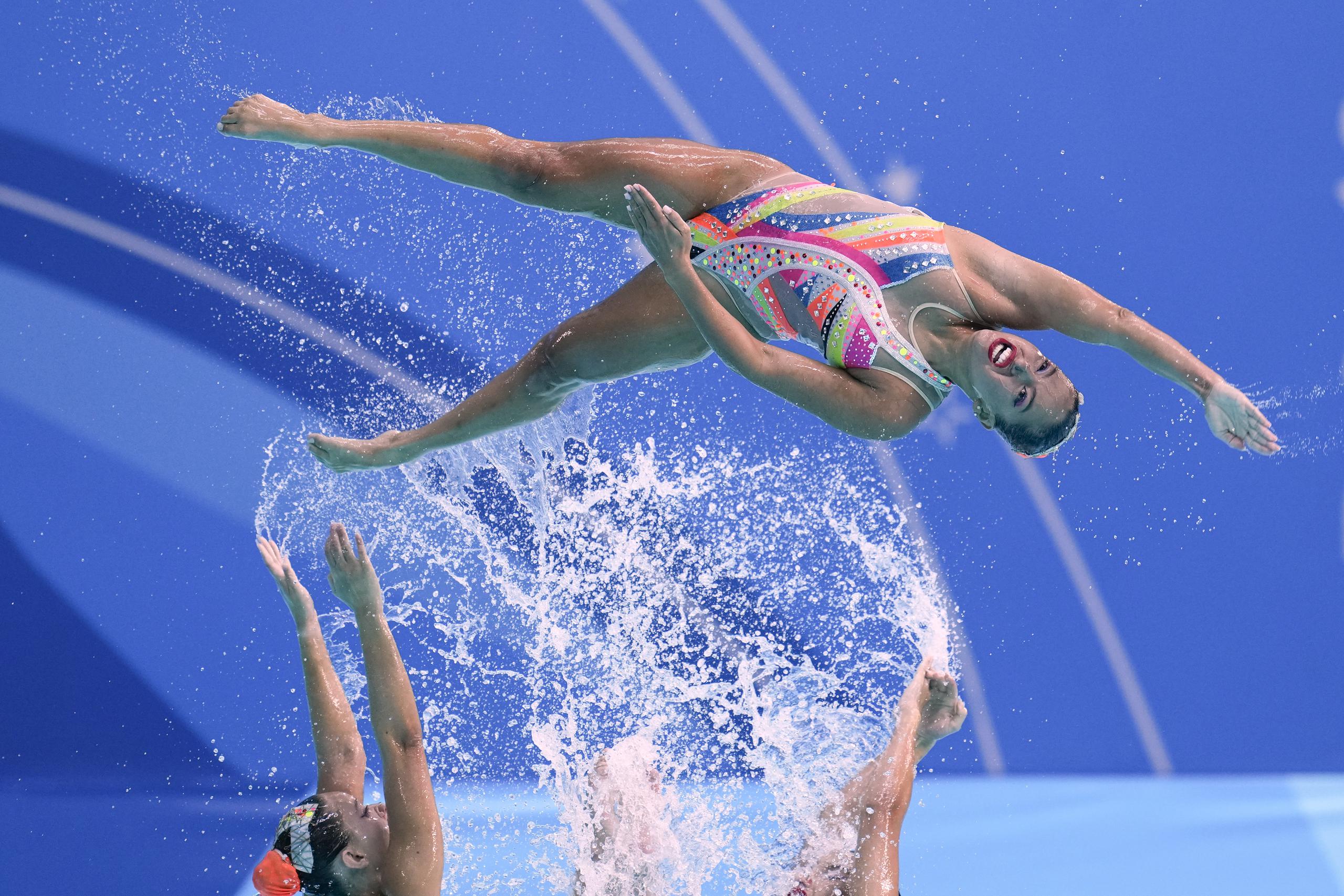 El equipo de Brasil compite en la final del nado acrobático artístico de los pasados Juegos Panamericanos Santiago 2023.