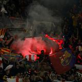 Multan al Barcelona por saludo Nazi y gestos de mono de sus aficionados en duelo ante el PSG