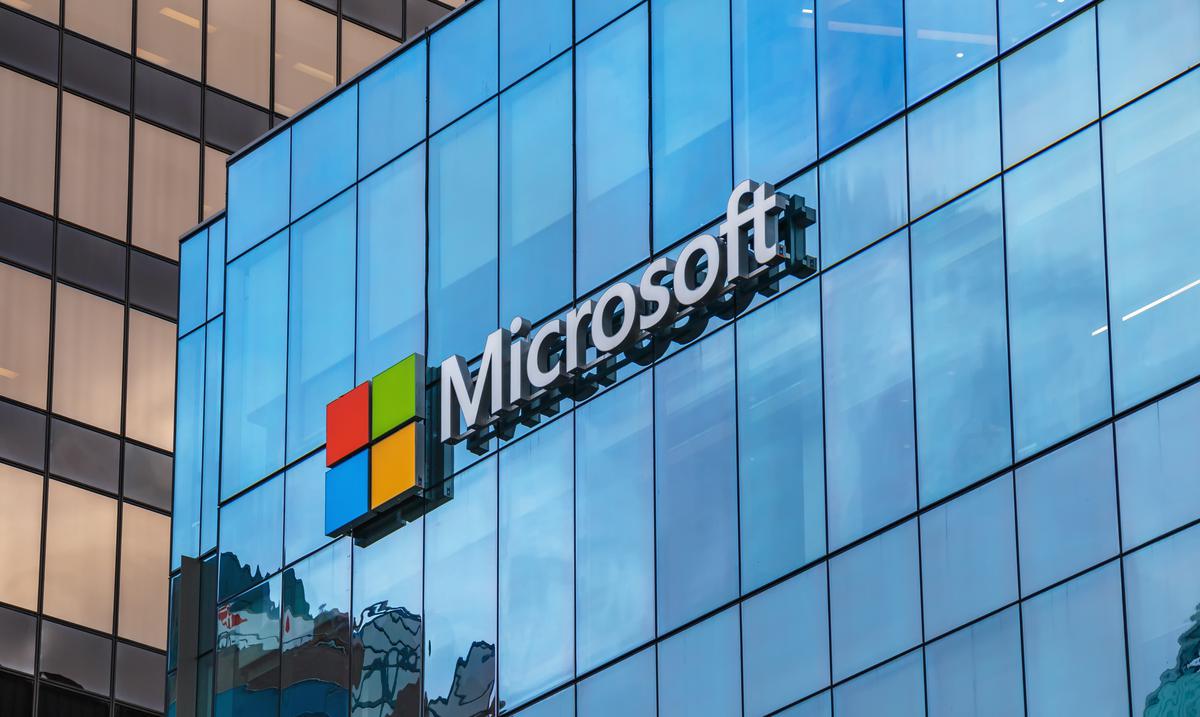 Microsoft restores services after global outage