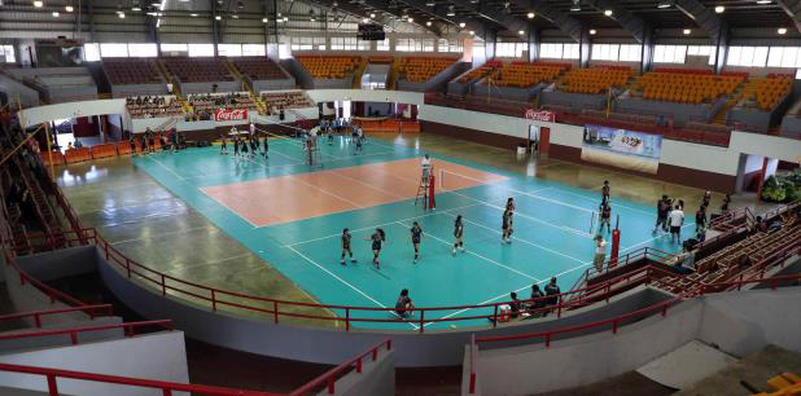 La cancha Roger Mendoza fue construida exclusivamente para albergar juegos de voleibol. Ahora será más ambientada para este deporte. (juan.martinez@gfrmedia.com)