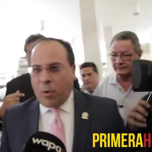 Legisladores llegan a Centro Médico para saber del estado de Carlos Vargas