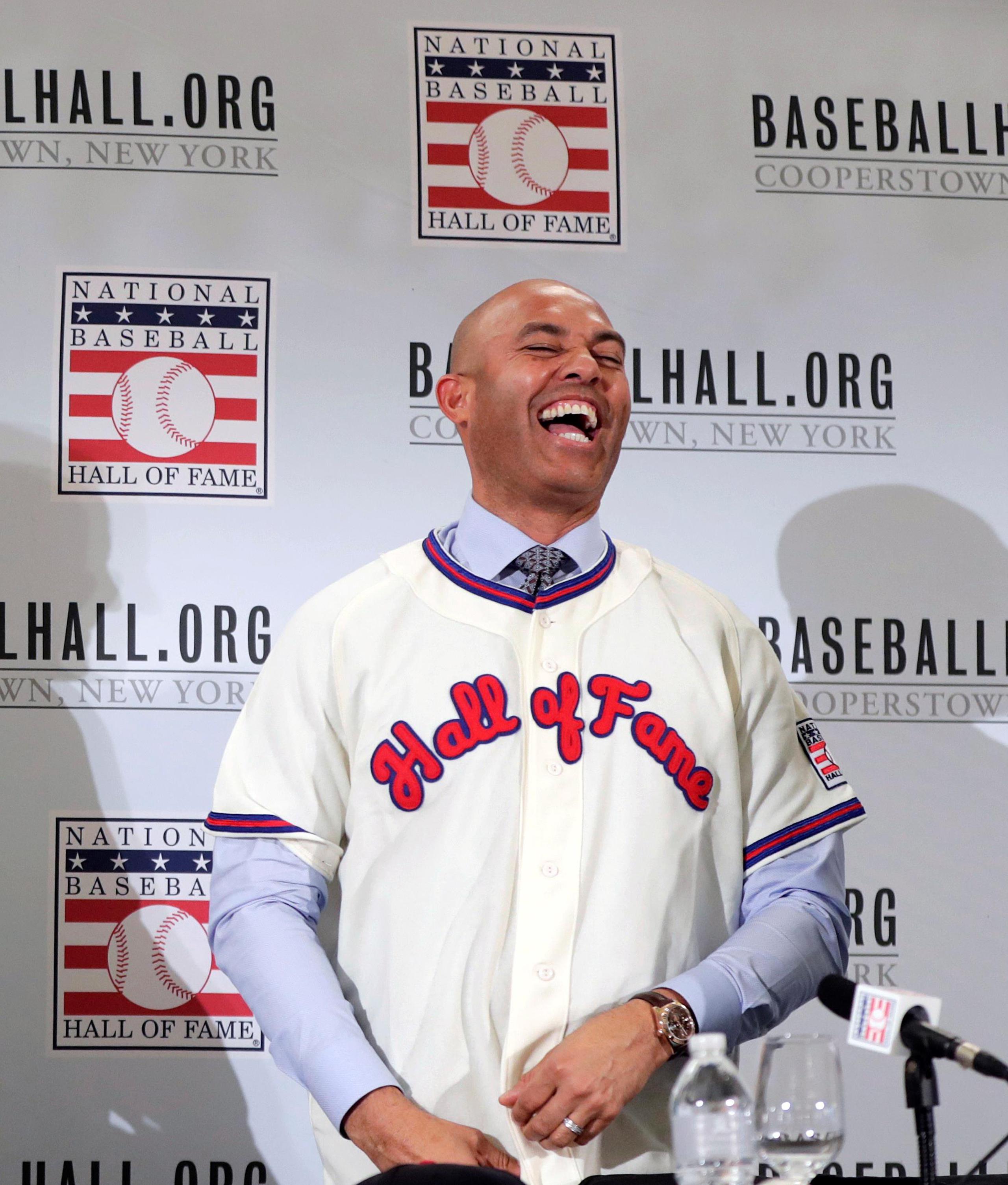 Mariano Rivera ríe con ganas durante la actividad celebrada ayer en Nueva York donde se presentó de forma oficial a la Clase del 2019 del Salón de la Fama. (AP)
