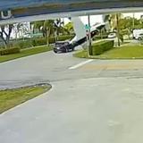 Avioneta se estrella encima de vehículo en Florida