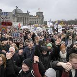 Multitudinaria protesta en Berlín
