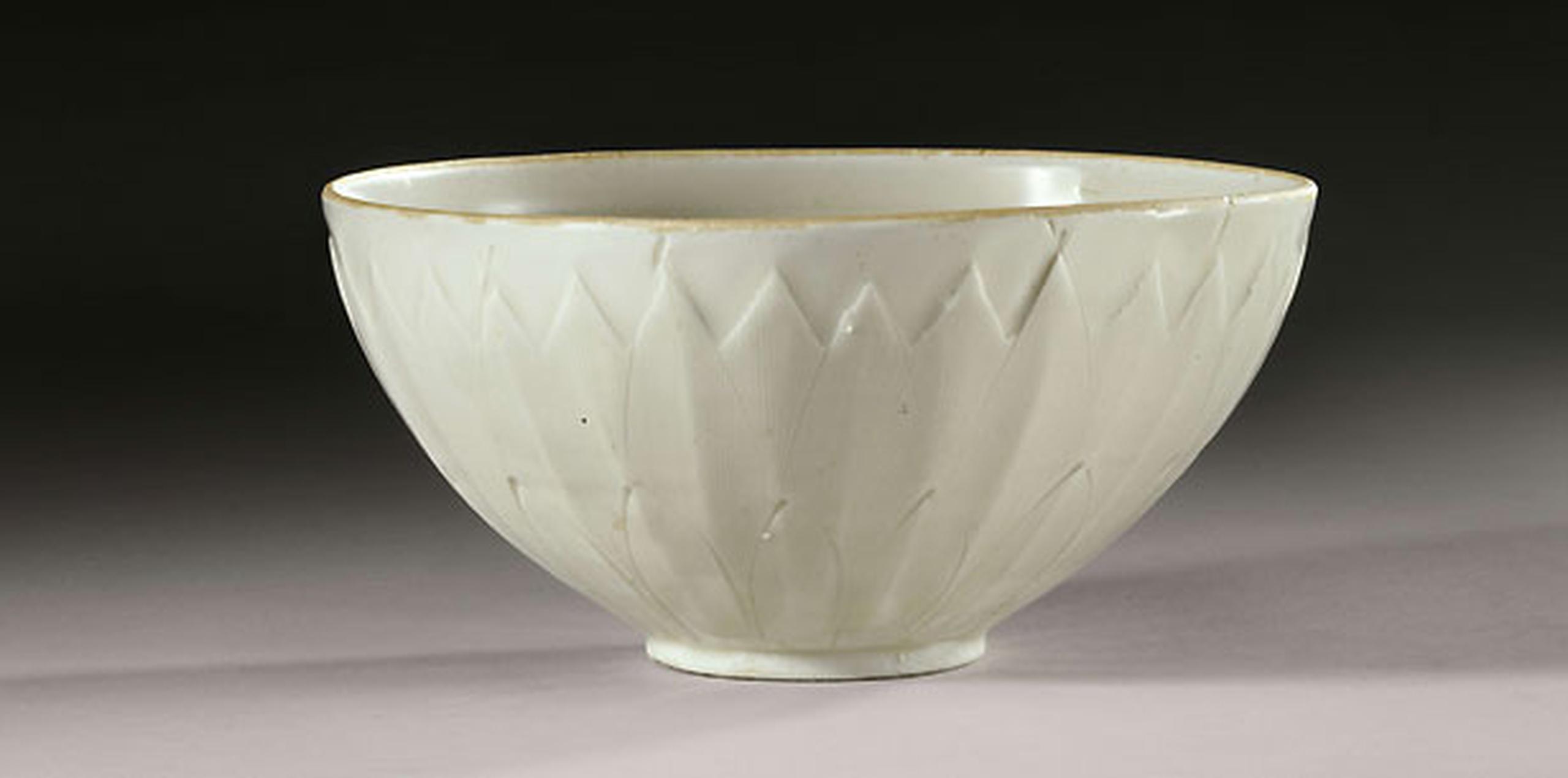 El bol, "un destacado y excepcionalmente bello ejemplo" de la cerámica de la dinastía Song, fue comprado en el verano de 2007 por $3 por una familia del estado de Nueva York, que entonces desconocía que había dado "con un tesoro milenario", según explicó hoy a Efe la casa de subastas. (AFP)