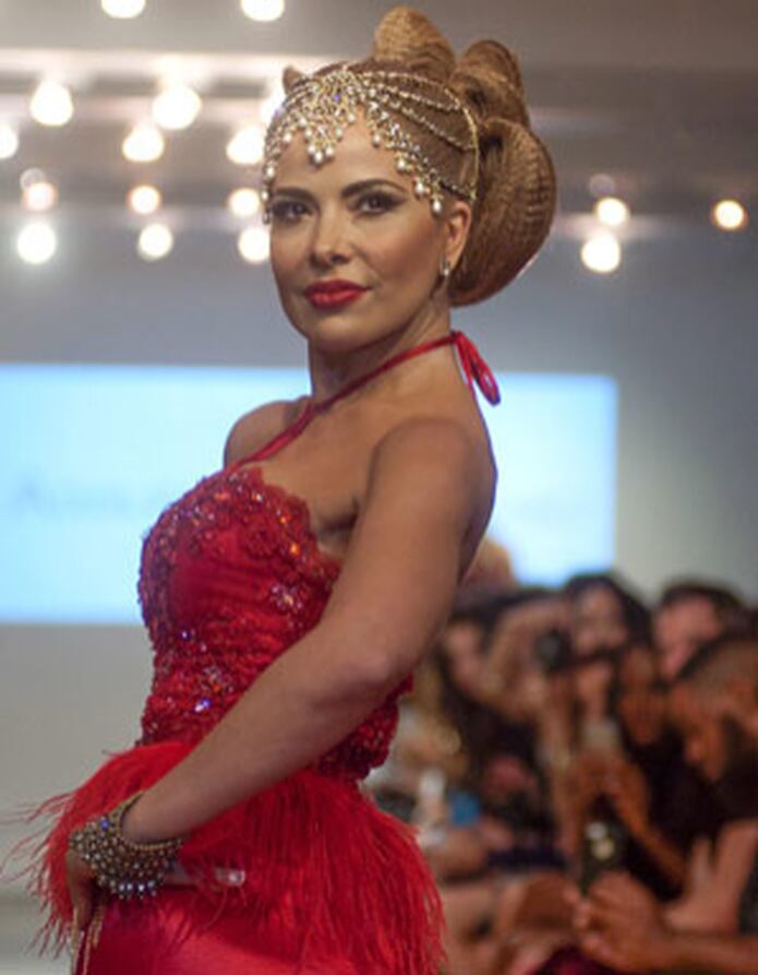 Gloria Trevi debuta como modelo durante la Semana de la Moda en Nueva York - Primera Hora
