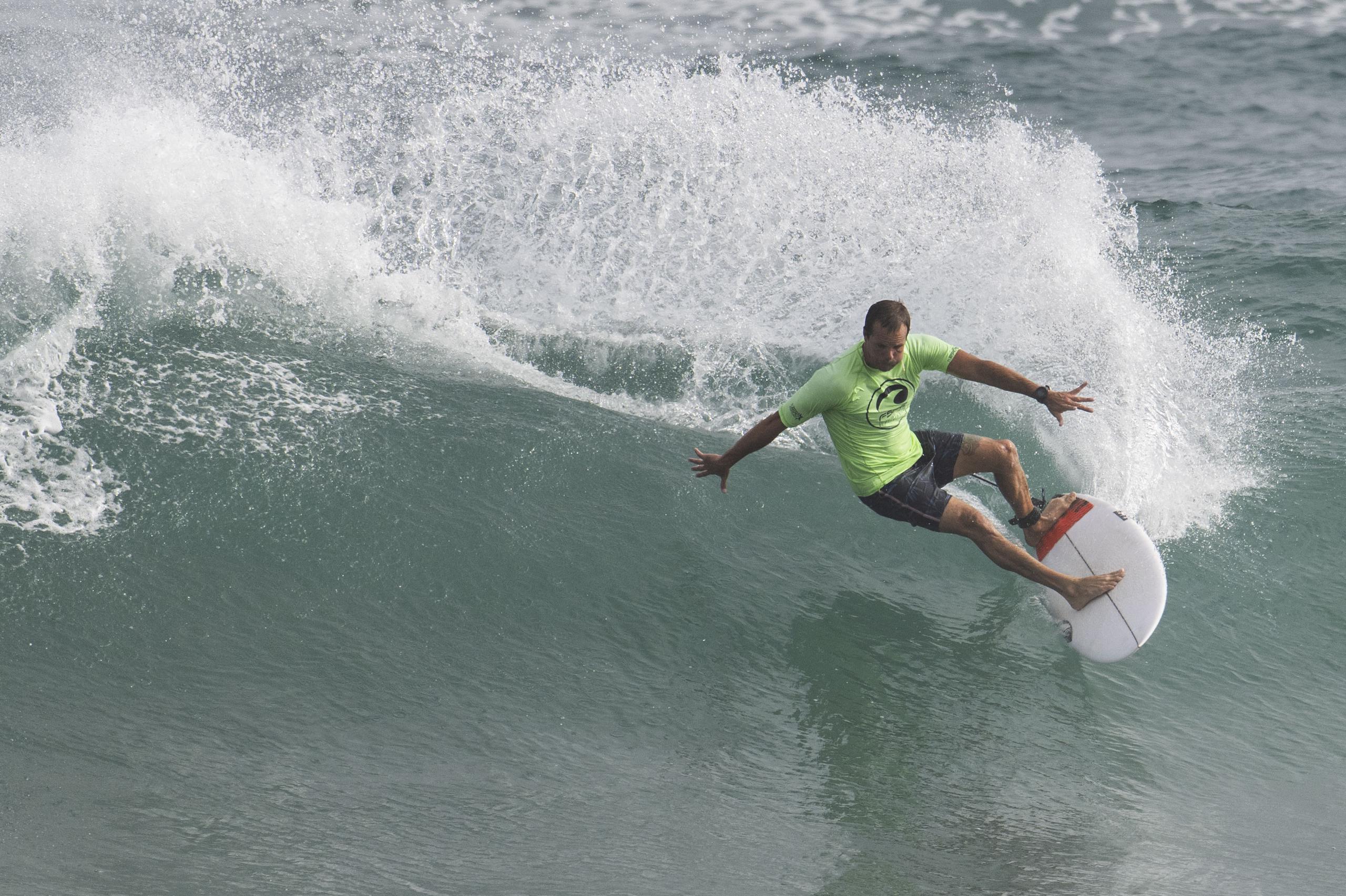  Brian Toth es el más veterano del Equipo Nacional de surfing.