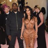 Kim Kardashian pide divorcio expedito
