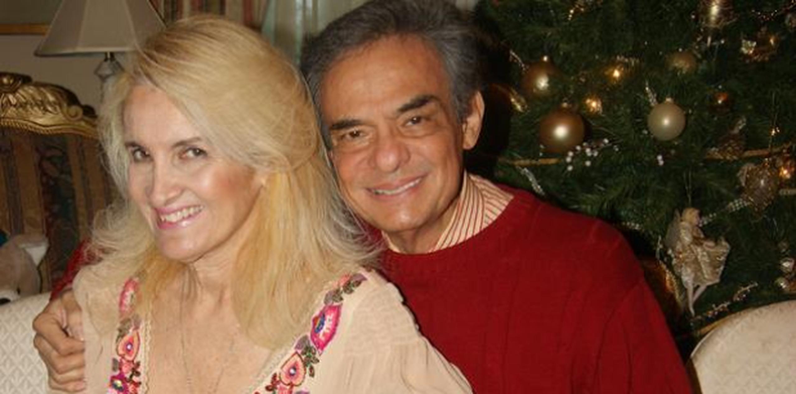 Sarita Salazar está esperanzada en poder celebrar las fiestas navideñas con José José. (Archivo)