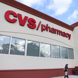 CVS sorteará premios entre personas que se vacunen contra COVID-19 en sus farmacias