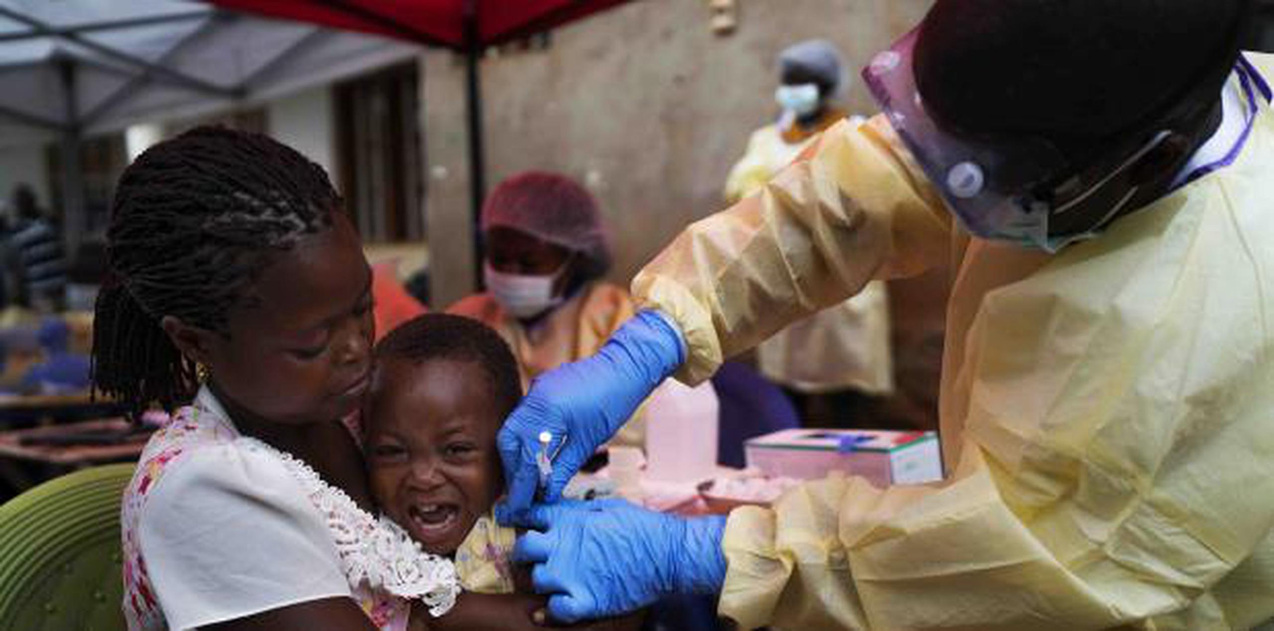 Médicos Sin Fronteras ha pedido que un comité independiente gestione las vacunaciones para aumentar la transparencia y aumentar el acceso a los fármacos, de forma similar a los utilizados para responder a brotes de meningitis, fiebre amarilla y cólera. (AP)