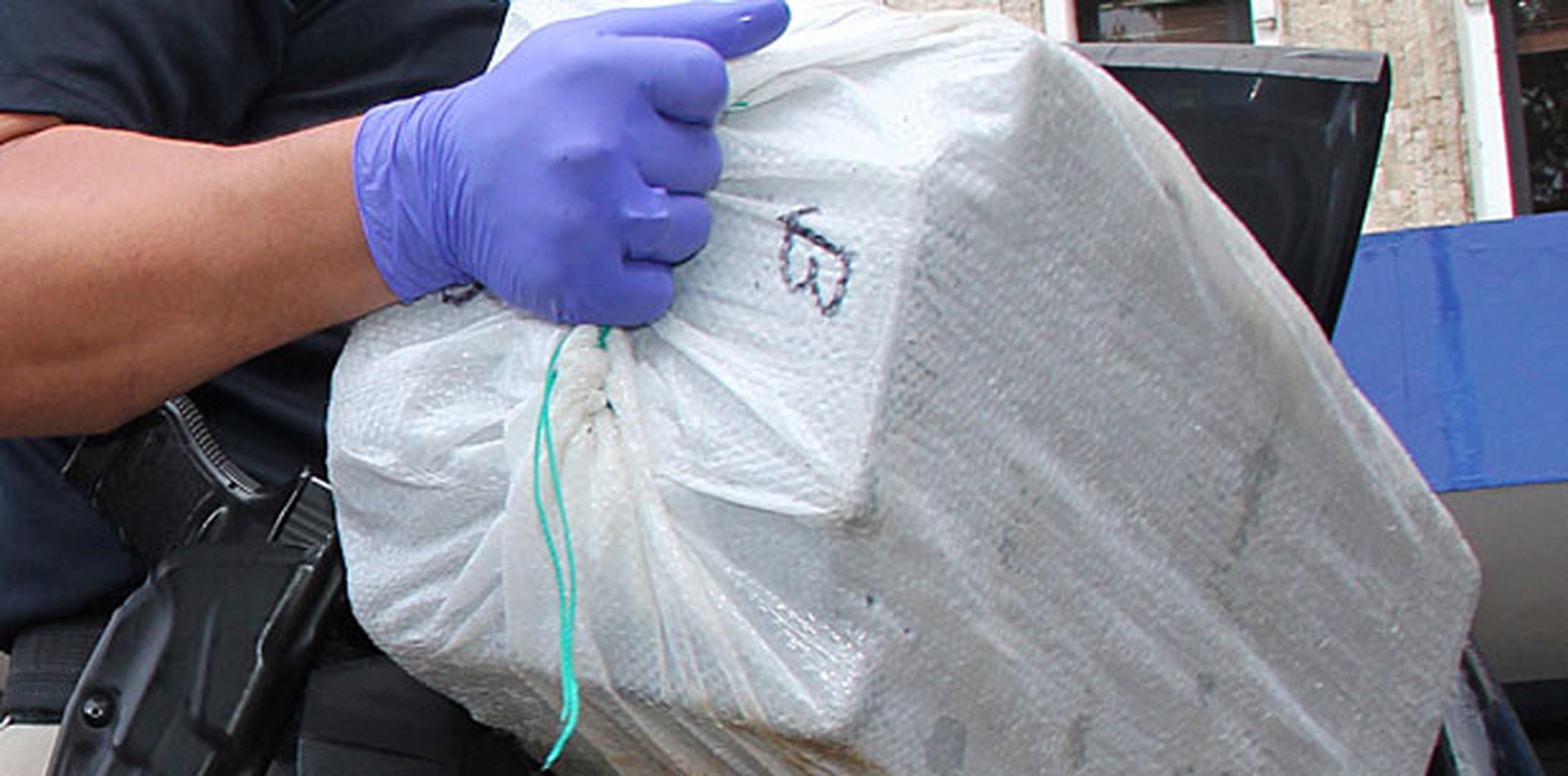 La cocaína estaba en cuatro maletas dentro de la embarcación. (Archivo)