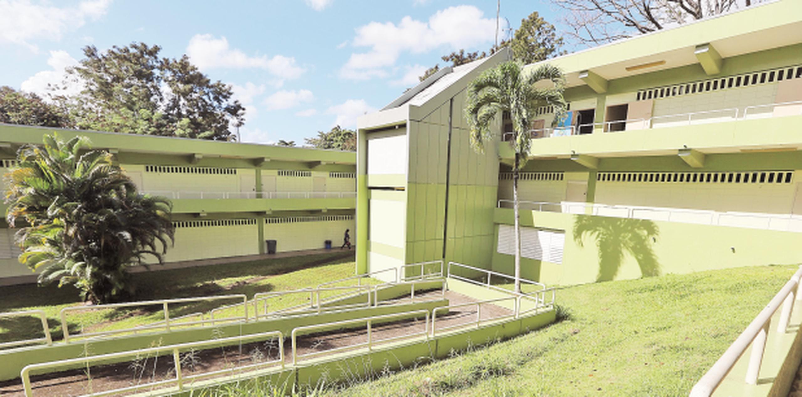 Mira la lista de escuelas que abrirán el lunes como centros de