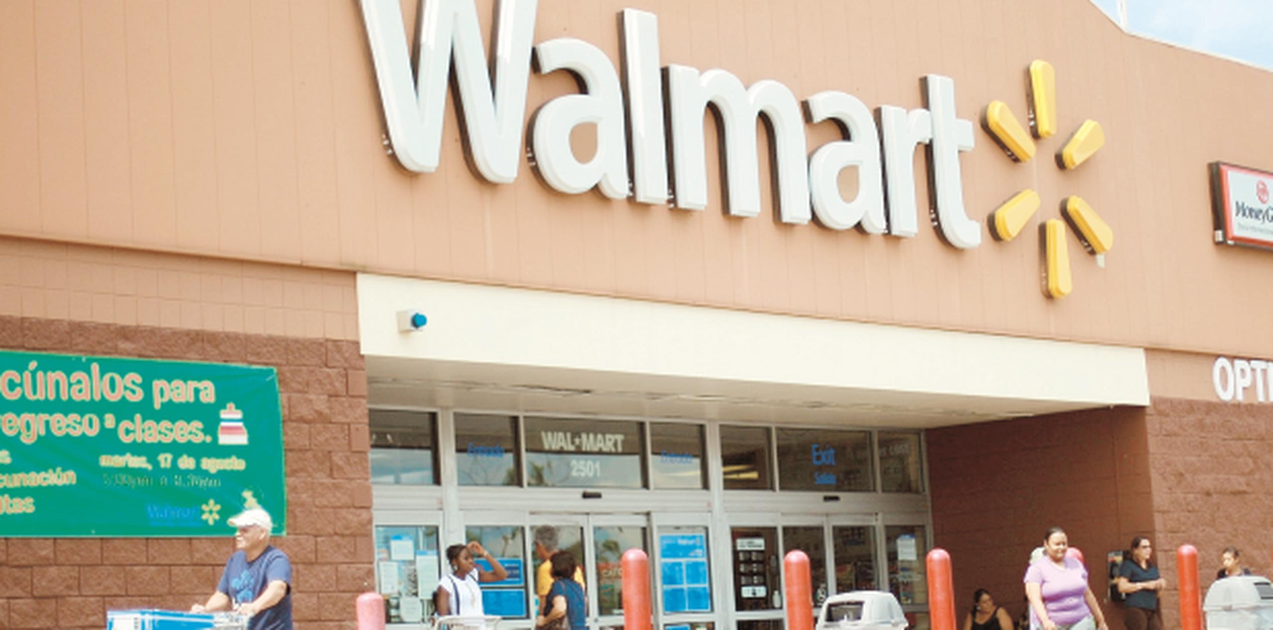 Walmart, Amigo y Sam’s aumentaron sus operaciones el domingo sin reclutar nuevos empleados, pero estiman que un centenar de contrataciones pudiera realizarse en menos de un año para cumplir con la demanda. (Archivo)