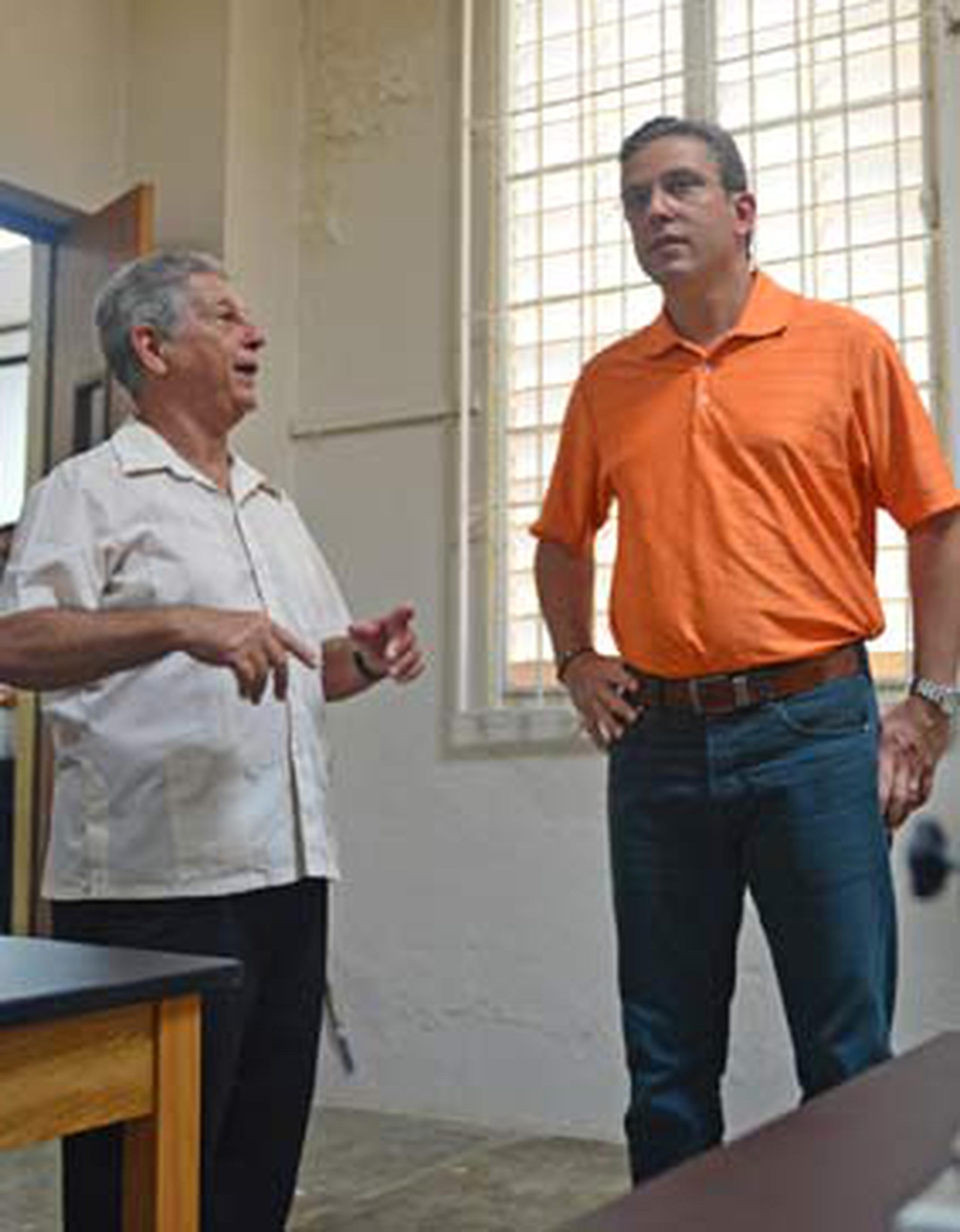 Alejandro García Padilla se reunió hoy con el líder ambientalista Alexis Massol, en la sede de Casa Pueblo. (luis.alcaldelolmo@gfrmedia.com)