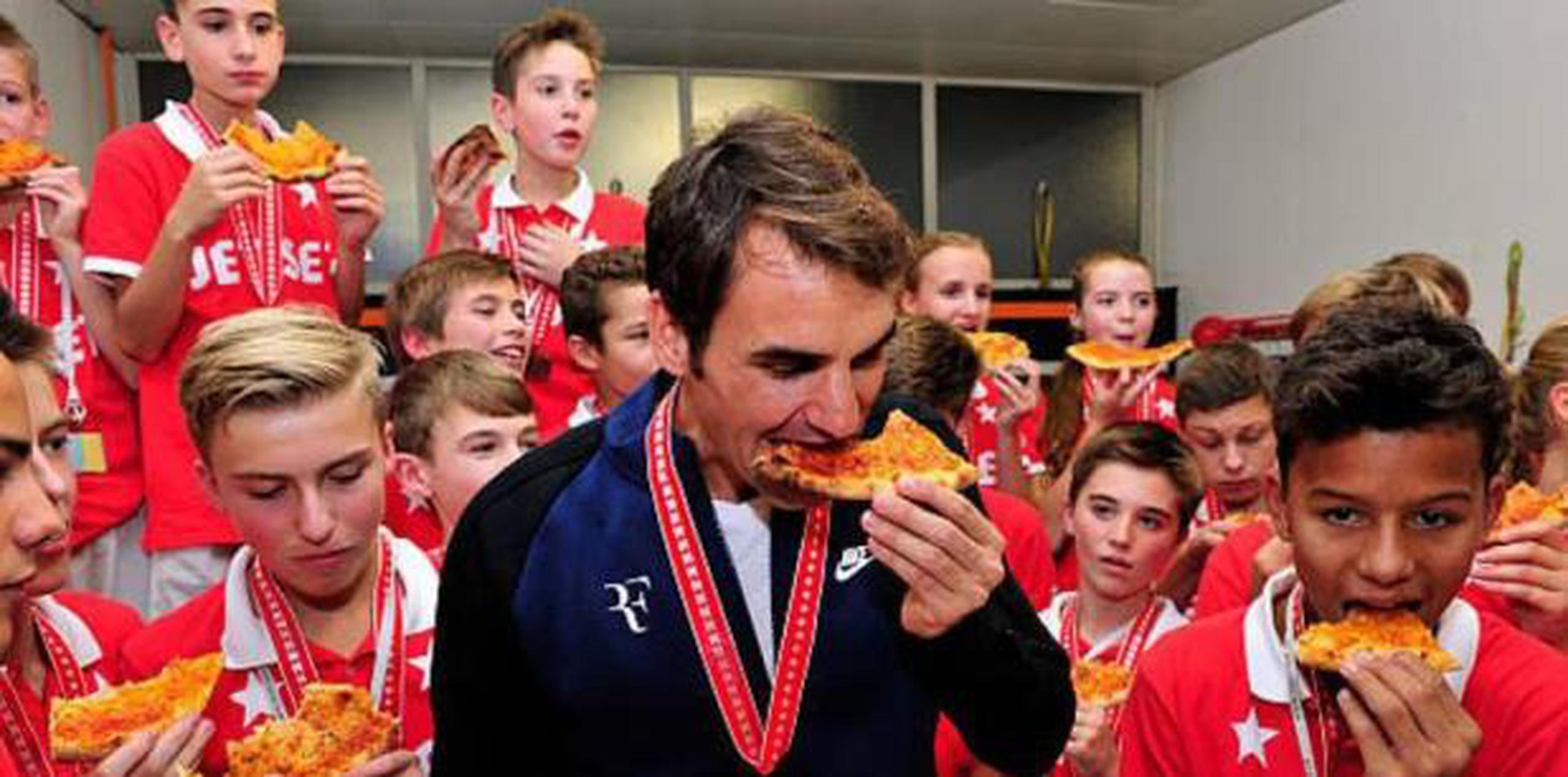 Federer, tercero en el escalafón mundial y con 101 títulos en su récord, "no cuida una barbaridad su alimentación ni sus rutinas de descanso", según un columnista. (La Nacion)