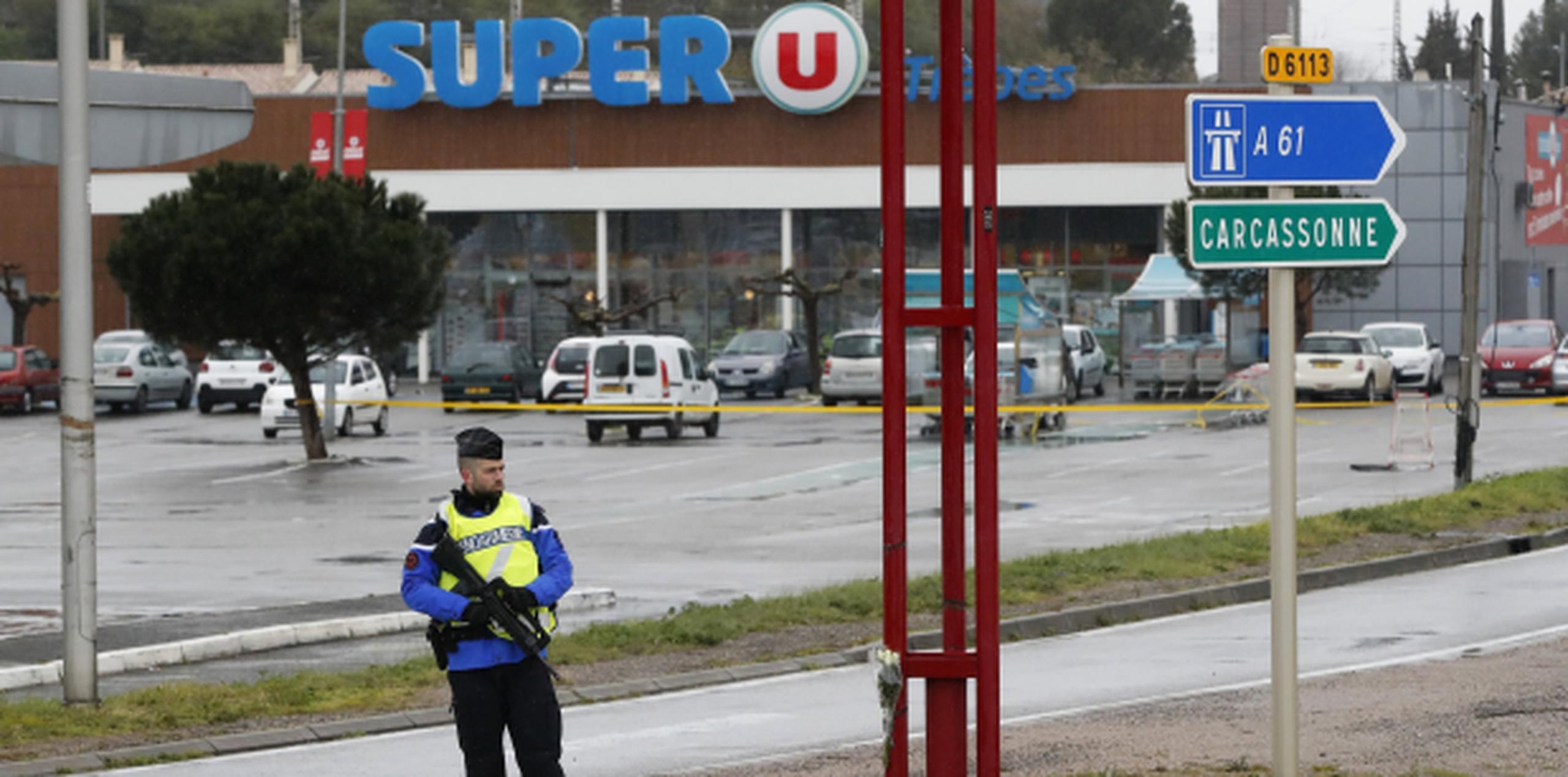 El supermercado en Trebes fue el sitio de un ataque de horas e viernes que mató a cuatro personas. (AP)