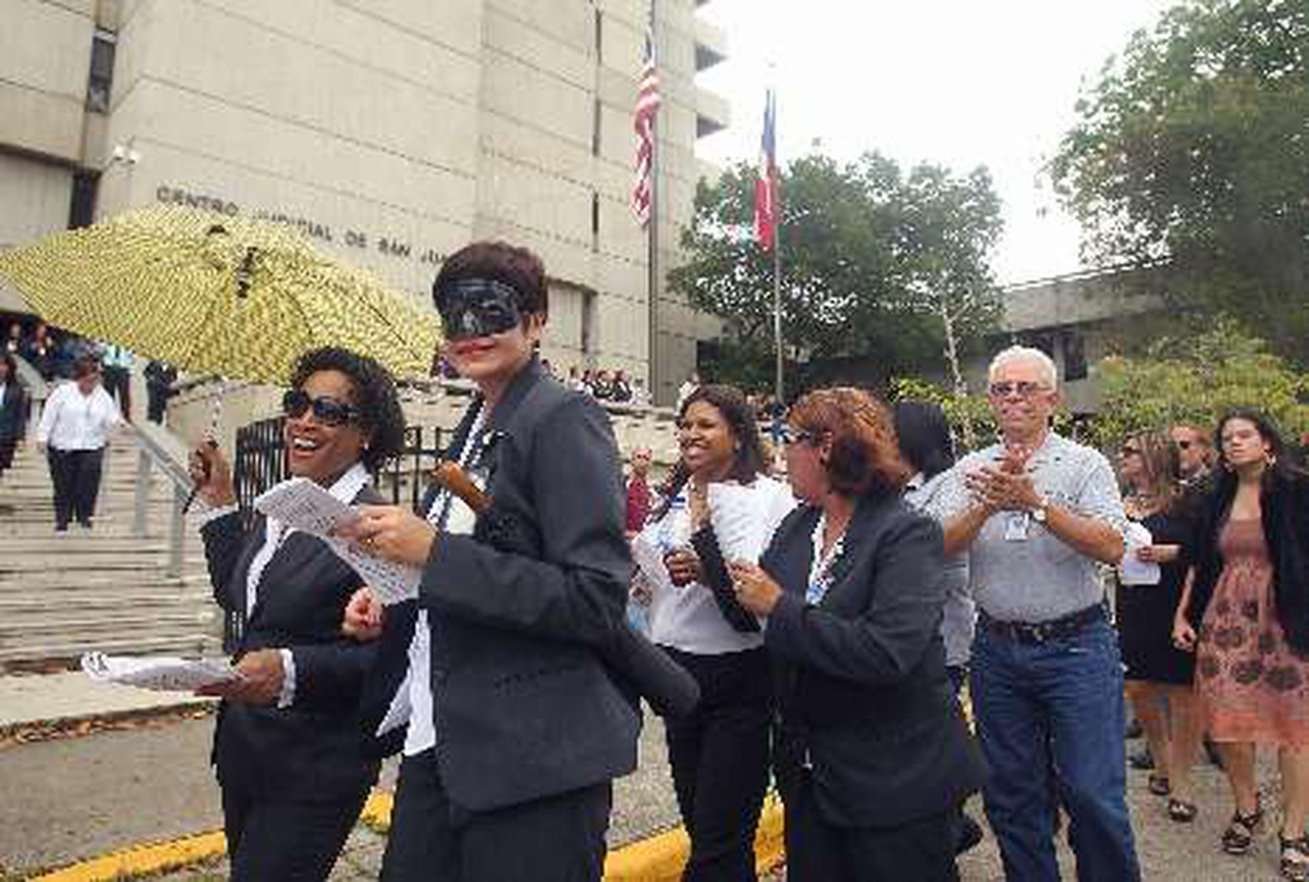 Alguaciles van al Capitolio Primera Hora