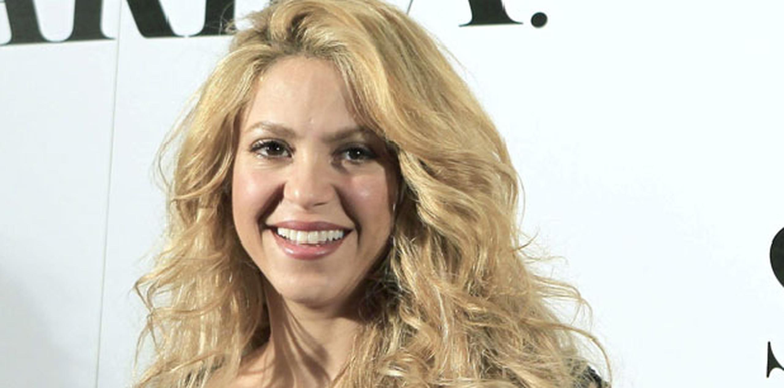 La canción "Loca" de Shakira se basa en la versión de "El Cata" e hizo parte de su álbum de 2010 "Sale el Sol".  (EFE)
