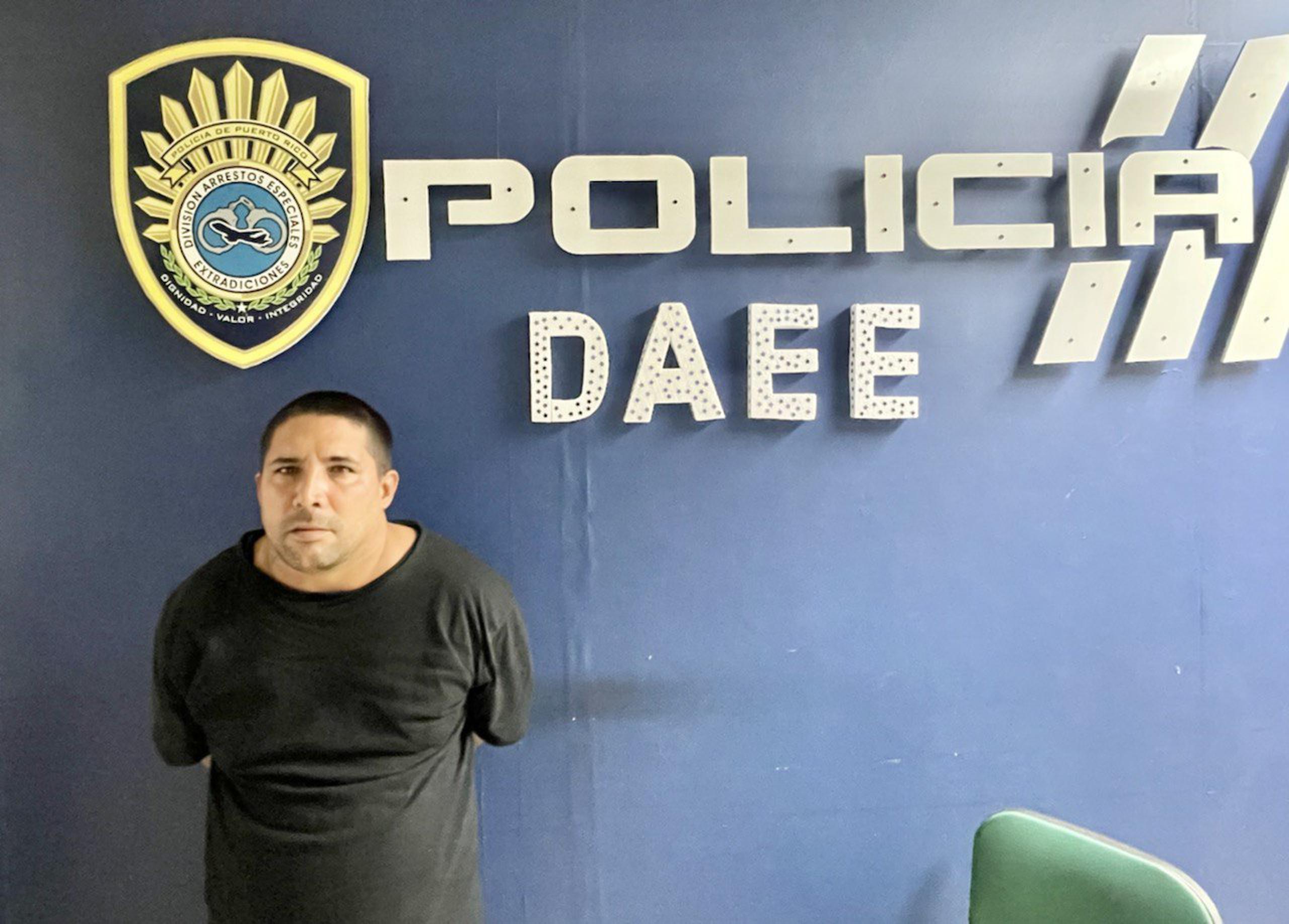 Rubén Figueroa Rodríguez, alias “Gordo”, de 44 años, fue arrestado por los agentes de la división de Arrestos Especiales y Extradiciones de la Policía, luego de establecerse un plan estratégico para dar con su paradero.