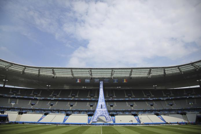 El estadio Stade de France acogerá la final de la Liga de Campeones luego de que la UEFA le quitara a Rusia la sede. Con la determinación, la ciudad de San Petersburgo perderá unos $60 millones.