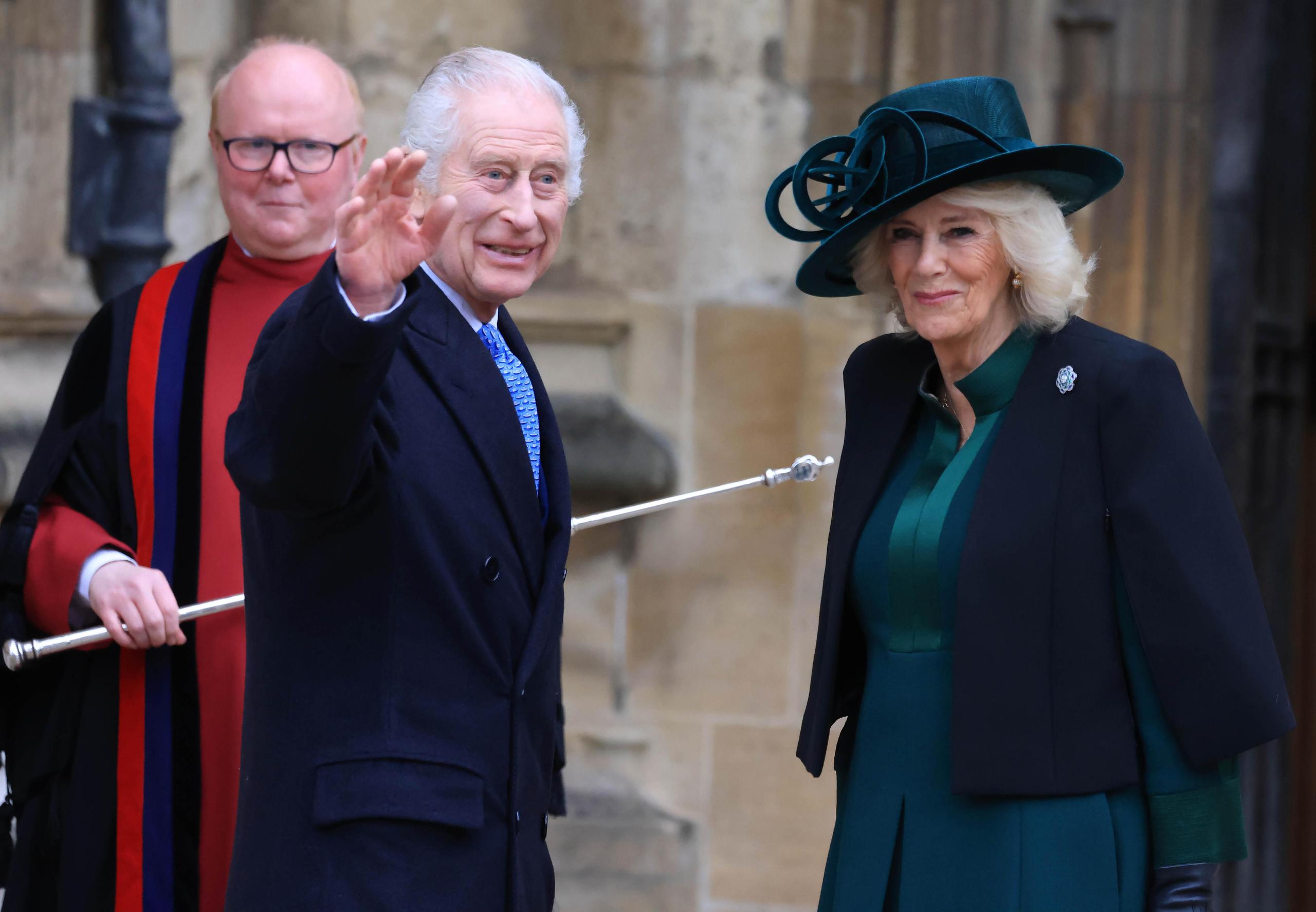 El rey Carlos de Inglaterra y la reina Camilla en la misa de Pascua, este domingo. EFE/EPA/NEIL HALL
